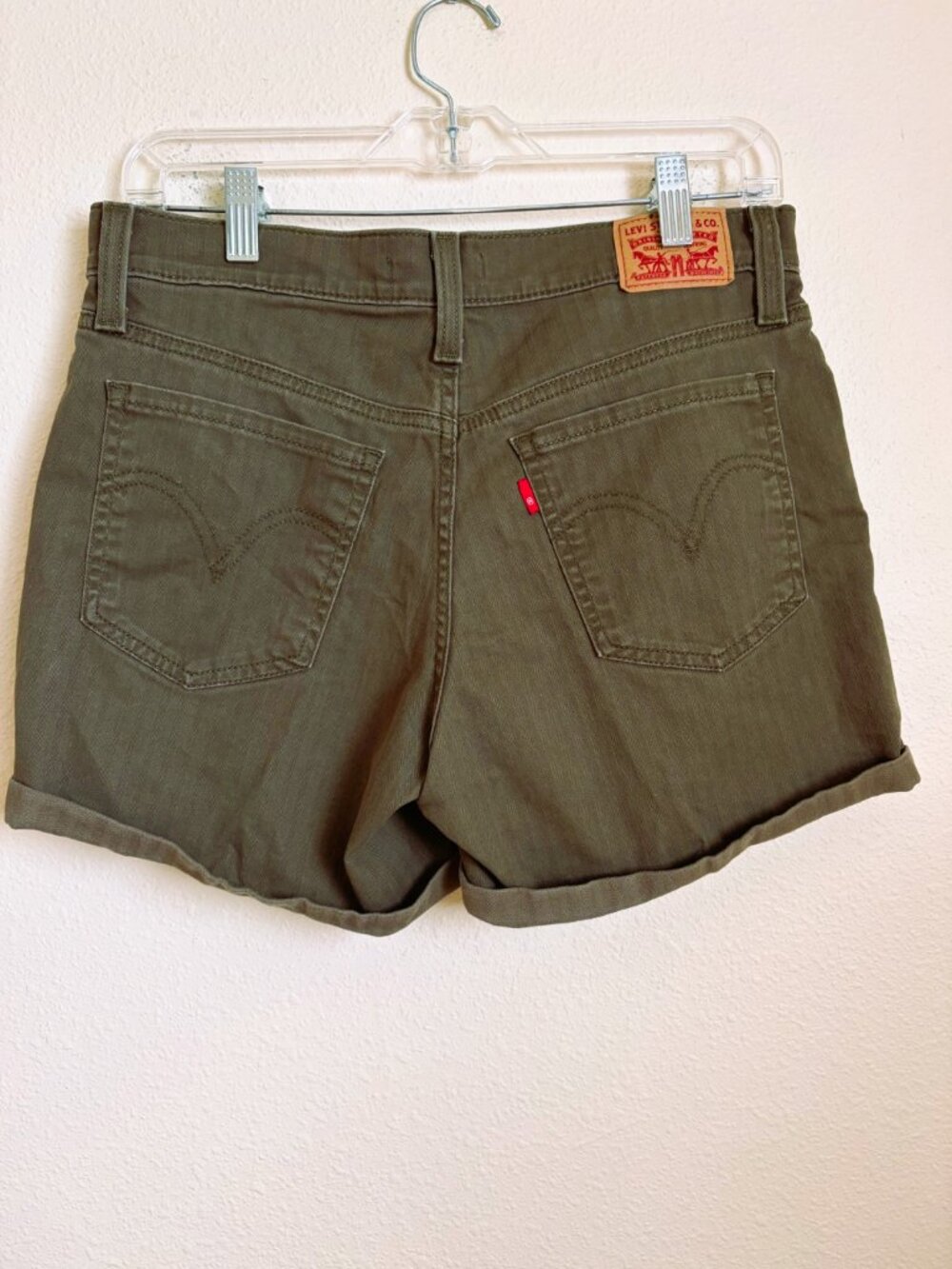 Levi’s Mid-Length Shorts – Olive Green – Women’s Size 30 - Picture 3 of 8